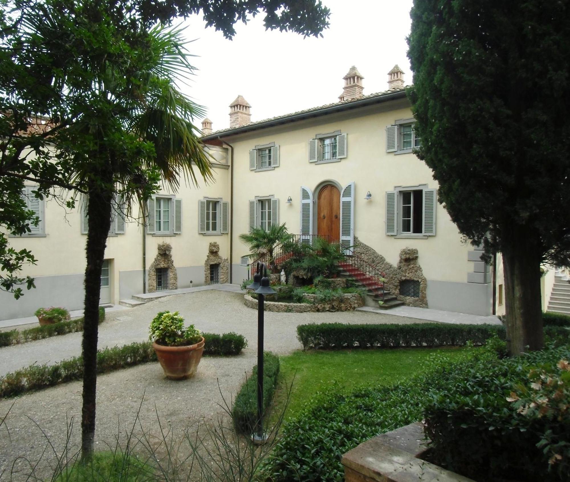 Ducci Hotel 3*