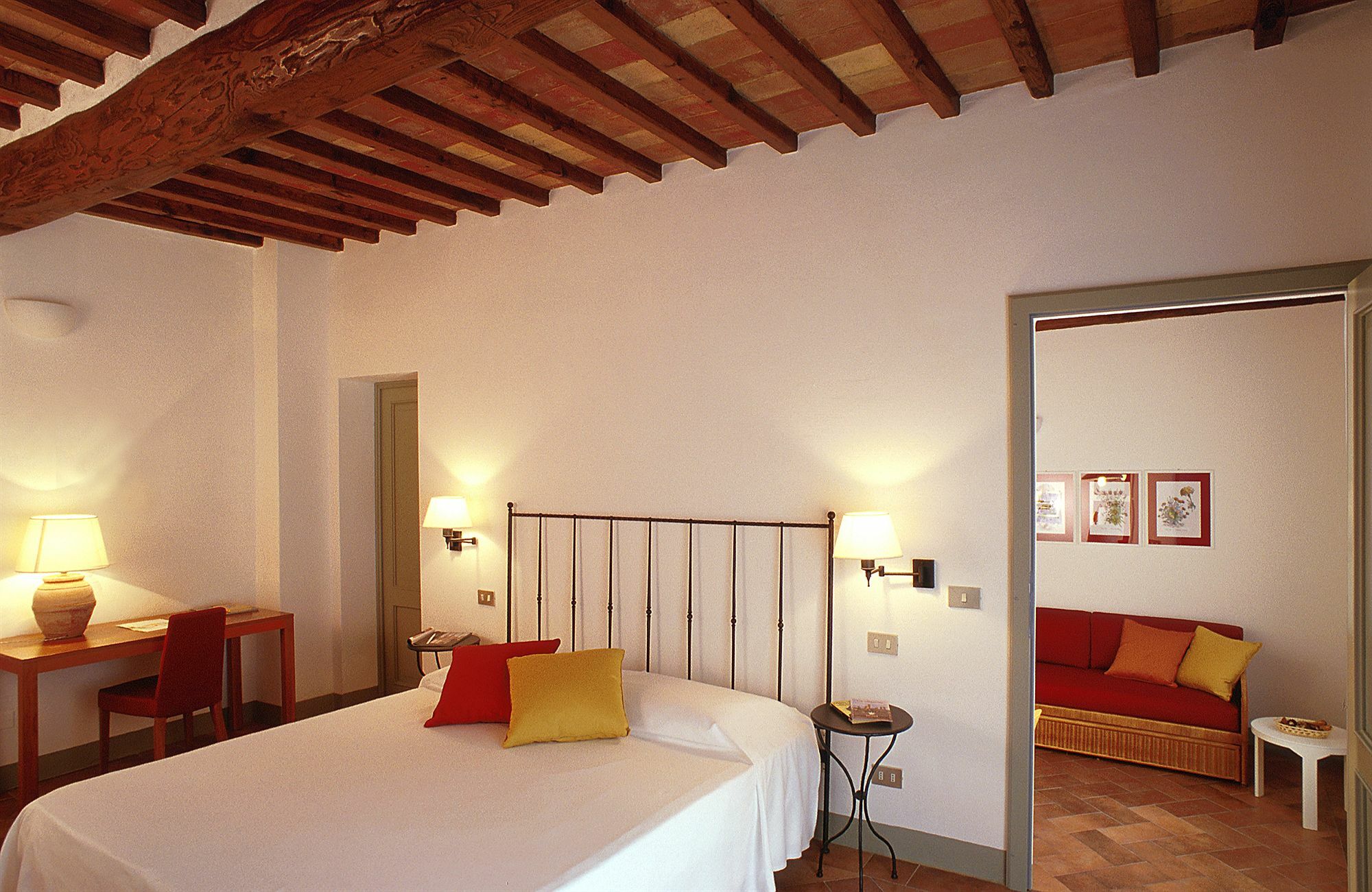 Ducci Hotel 3*